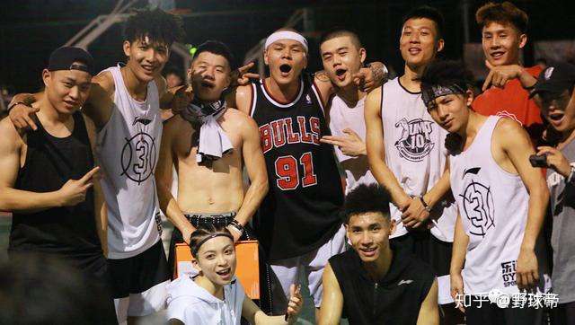 身材屌爆 性格逗炸 这个小哥有点酷 知乎