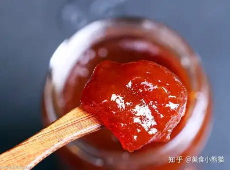 奶奶教我制作枇杷膏，原来步骤如此精细复杂，才能止咳清肺润喉!(怎么样制作枇杷膏)