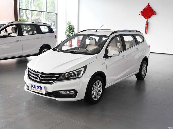 代步好帮手 小哥带你看宝骏310w