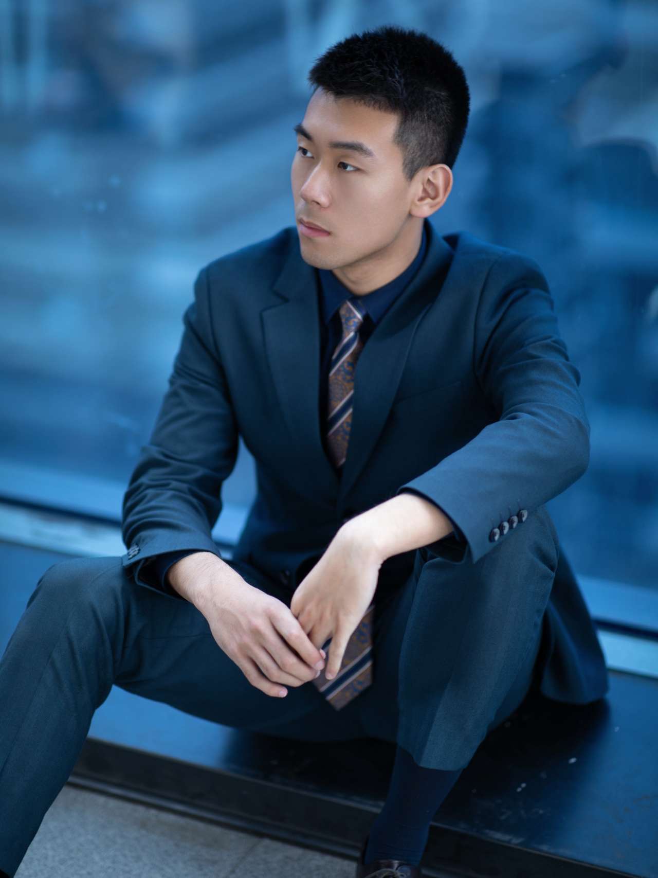 35岁小叔的回忆录 的想法: 快叫你的集美们过来看我的最新的正装照吧