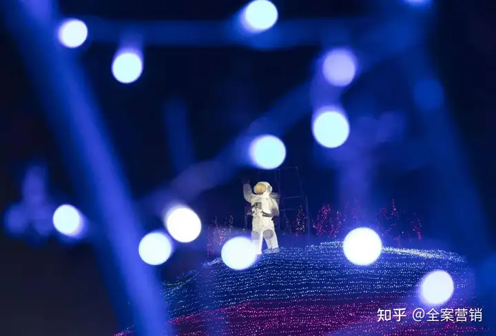 争创天府旅游名县｜超美！华蓥禄市行星艺术灯光秀