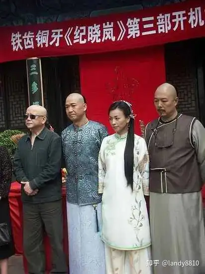 故事由神秘的江南女子陆琳琅(张庭饰)的出现而变得一波不平一波又起.