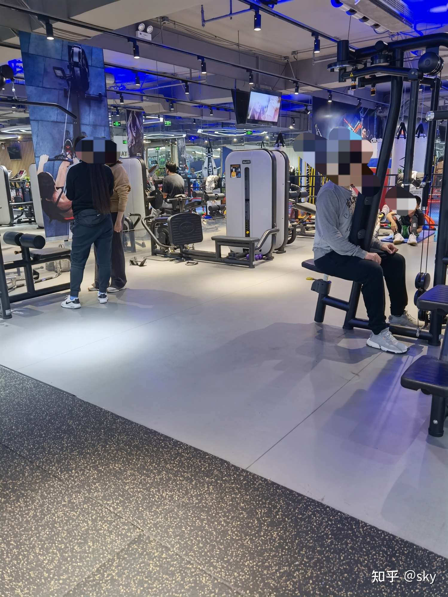 sky 的想法: #随手拍# 周日的健身房,热热闹闹 - 知乎