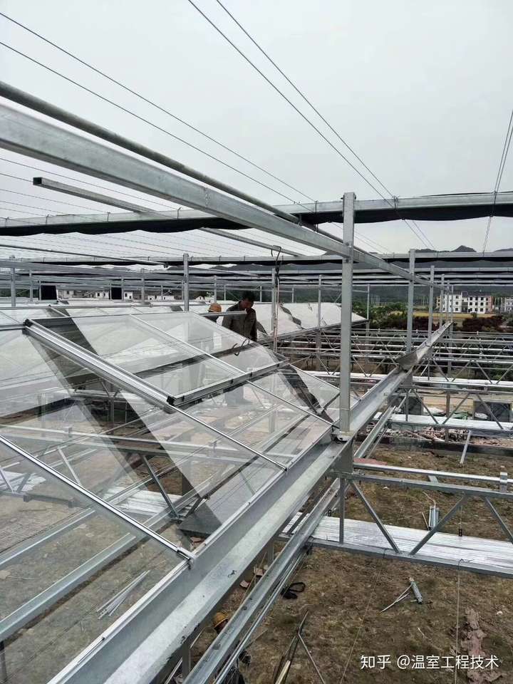 连栋温室大棚排水系统如何设计排水管如何布置