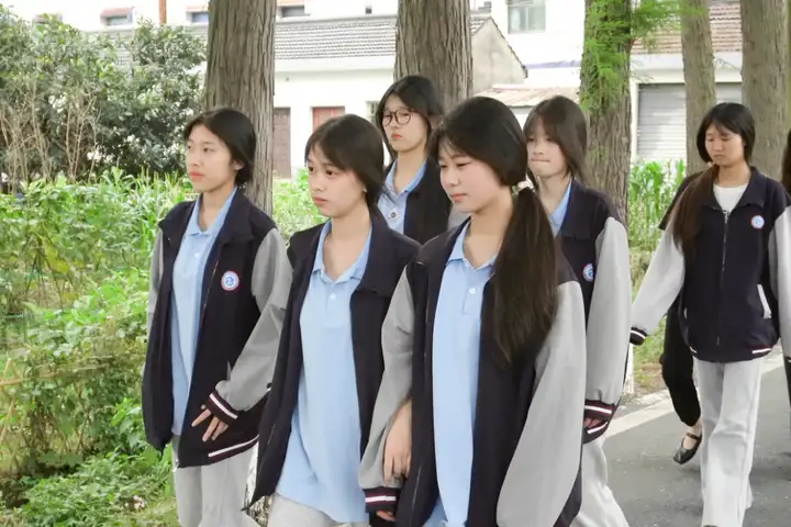 【活力校园】且行且观识百态 亦思亦学正青春 | 我校塘栖校区学子走进临平开展实践活动(图9)