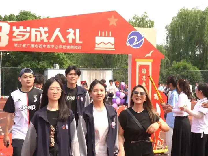 正青春 向未来 | 2025塘栖校区高三成人礼(图27)