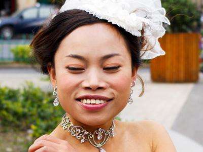 劝人家多看书,多运动,去挣钱,学化妆 然后做一个自信的长命的丑八怪吗