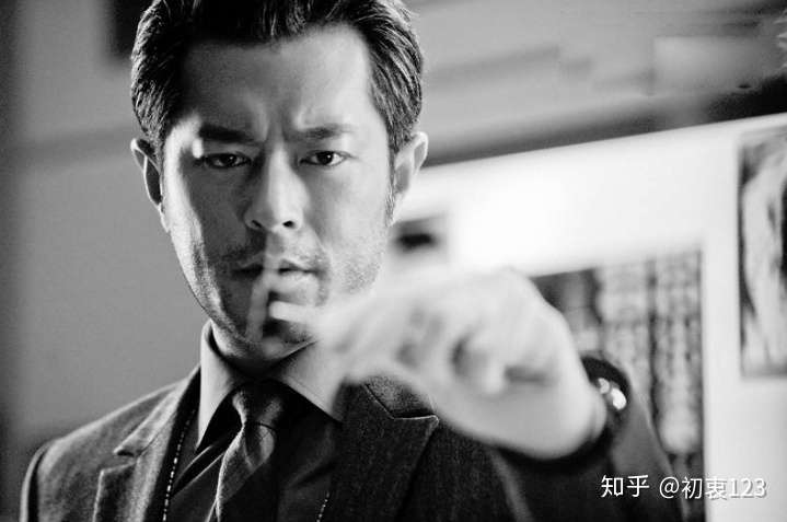 初衷123 说起古天乐,我首先就想到了他的胡子,胡子可谓是他的标志