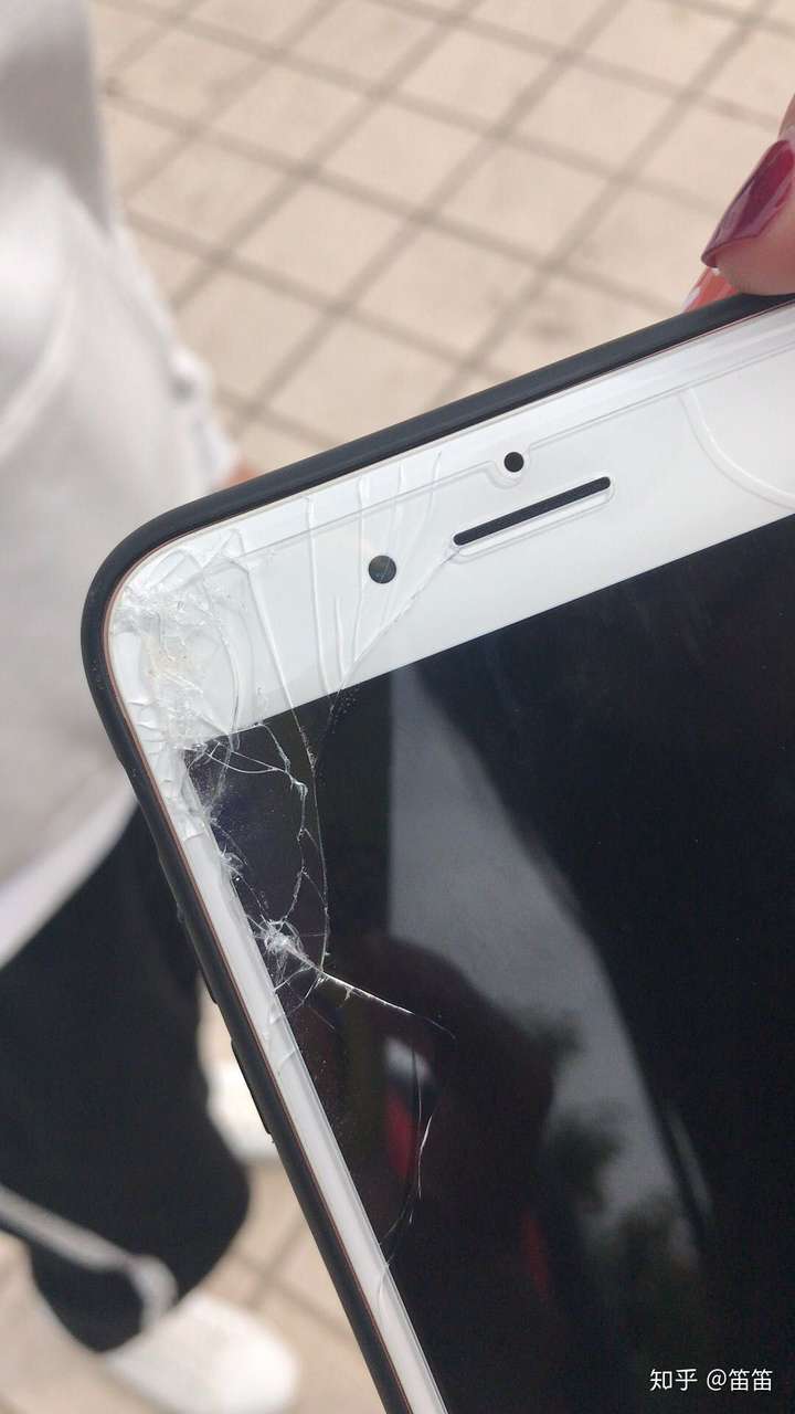 苹果8p屏幕坏了要多少钱