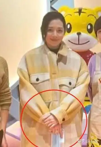 郭碧婷身材圆润疑似有孕，向佐贴心似热恋情侣！同是豪门婚姻奚梦瑶却被骂惨！