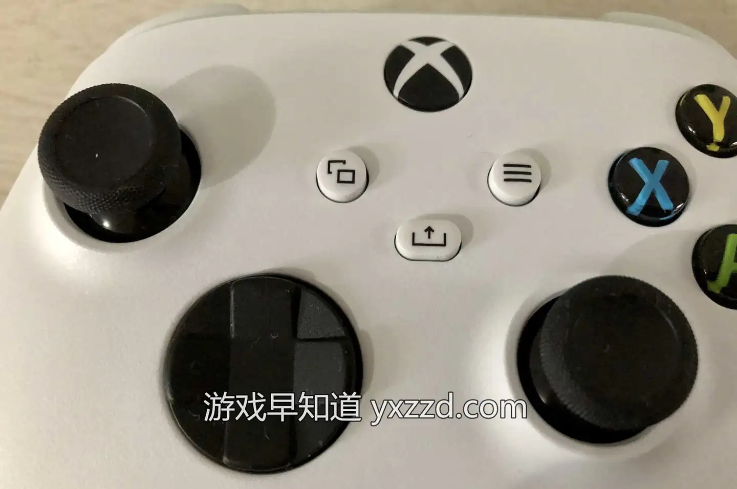 国行2020款Xbox无线手柄早知道评测： 握持及按键舒适感提升Xbox与PC