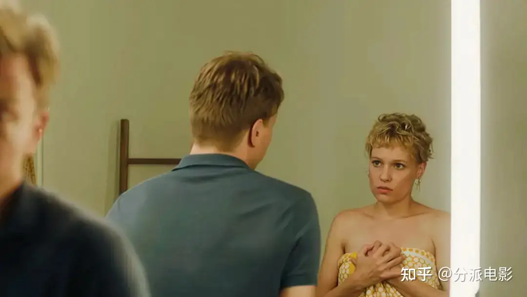 《孔雀：我是真的吗？》年度荒诞喜剧神作！