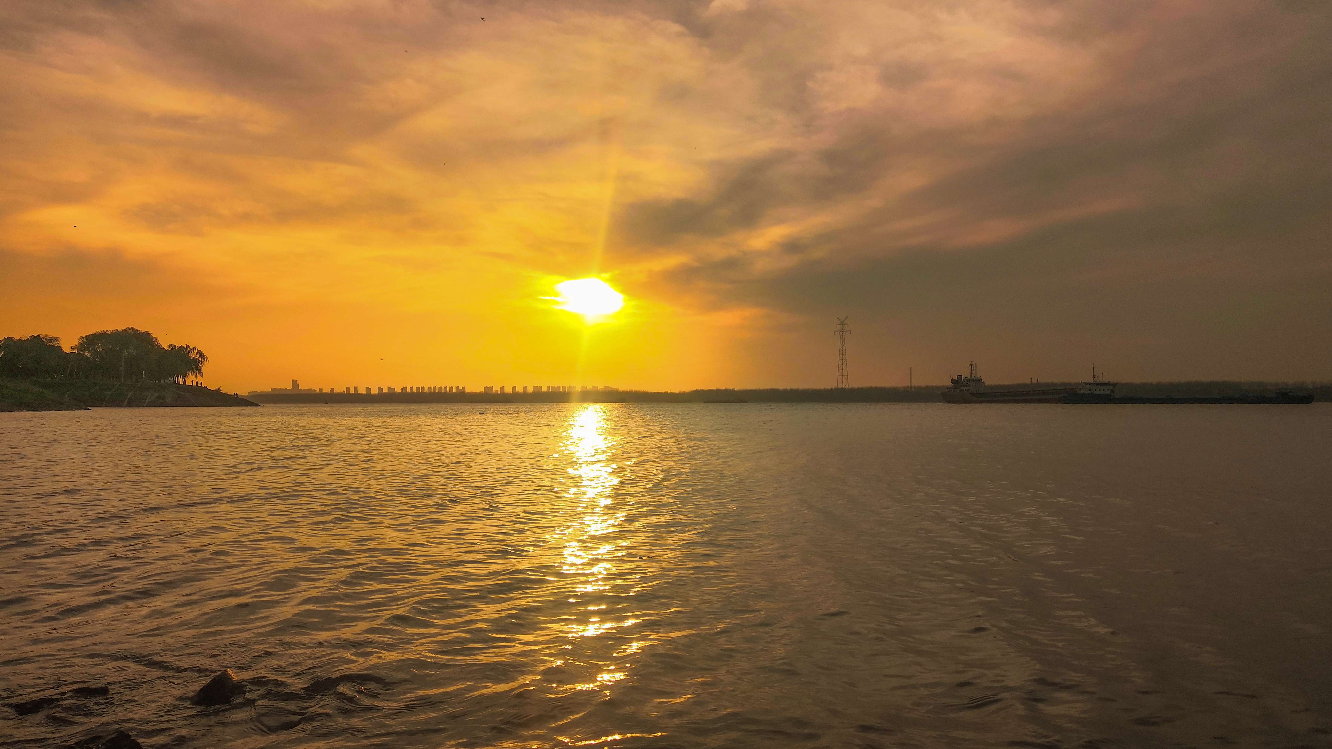 coldrain 的想法: 日照江河 | 我们该怎么告别呢? 像当初见… - 知乎