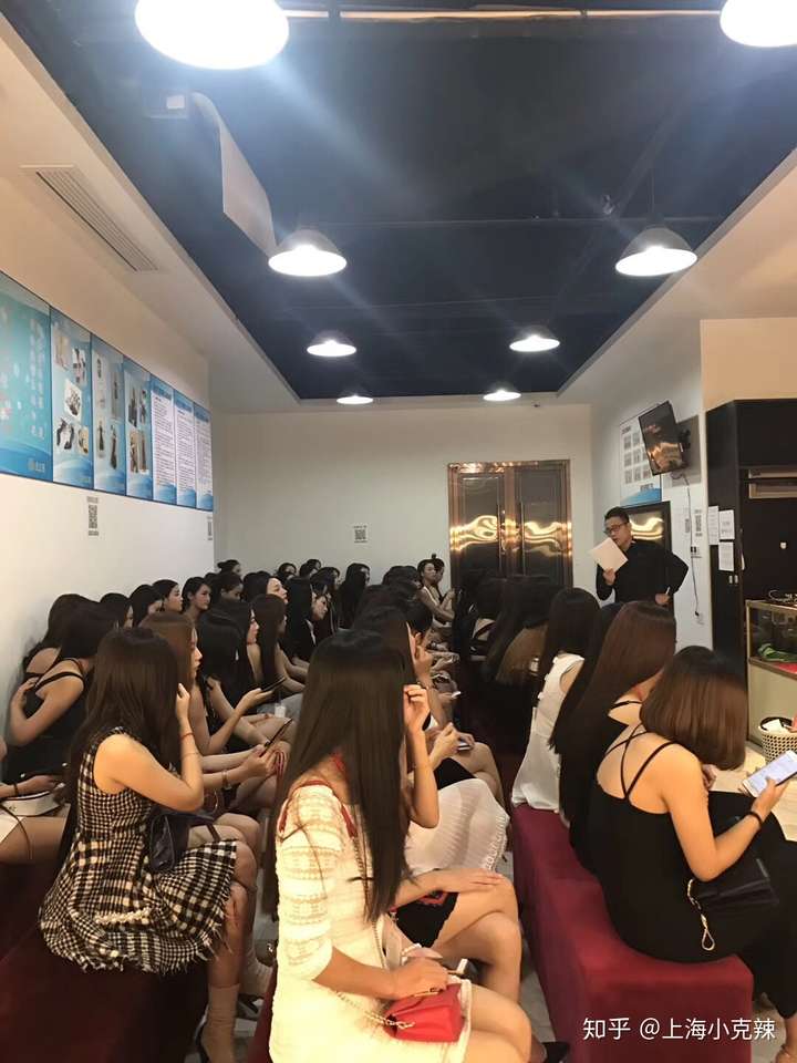 如果这么简单  那不是 躺着稳赚了吗 在夜场上班 除了 颜值,还要看