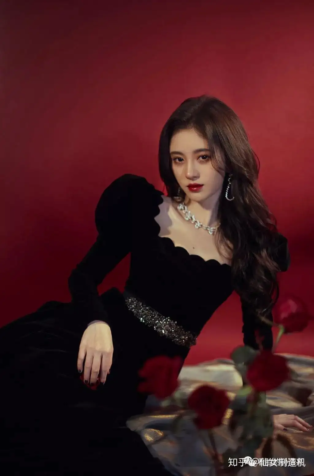 鞠婧祎的换脸史堪称贵圈最自然，整成巫婆鼻的郑爽怎么就学不会呢？ - 知乎