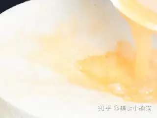 枇杷膏怎么熬？7旬老奶奶把配方和做法都告诉你，润肺止咳零失败(枇杷膏怎么熬好吃又简单)