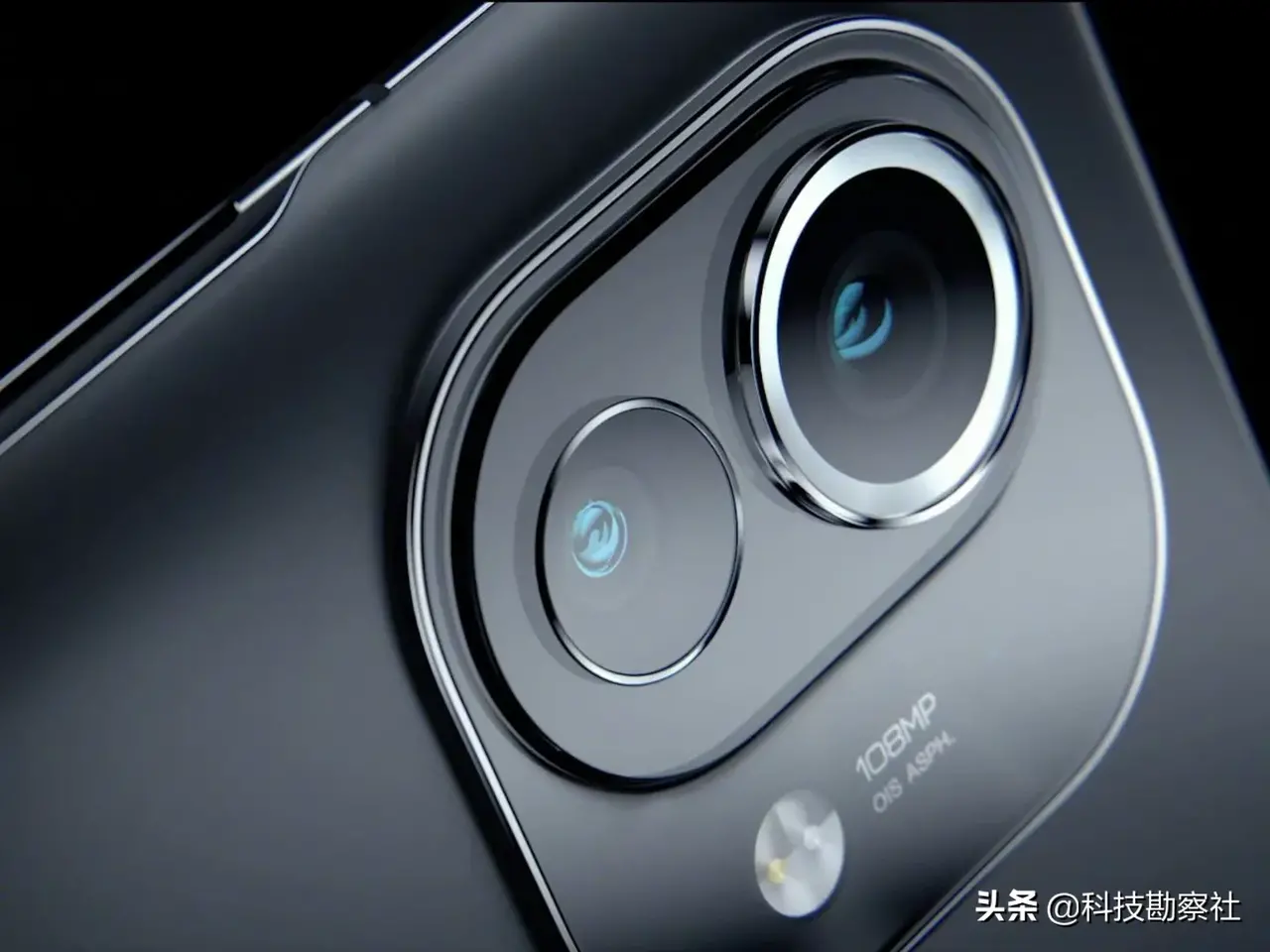 雷军发微博配图疑似小米11se