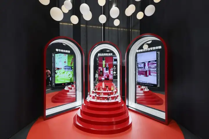 LVMH旗下旅游零售巨头DFS 亮相首届消博会：全球旅行者的奢华购物目的地(图4)
