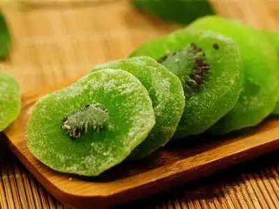 制作果脯 变身"小零食"——猕猴桃果脯