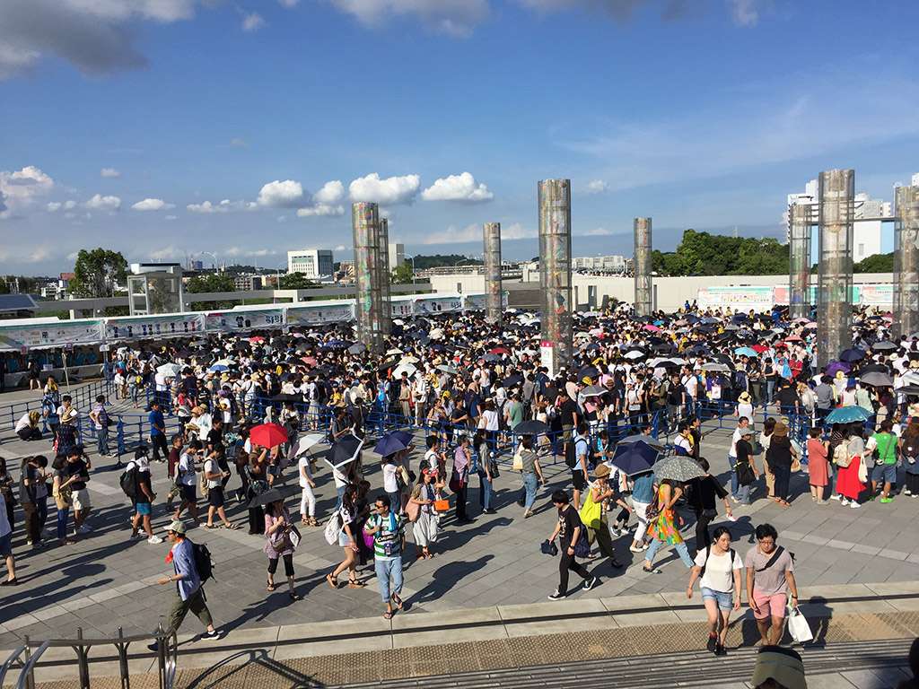 第一排 Mr Children Thanksgiving 25 Live Report 8 6 日産スタジアム 知乎