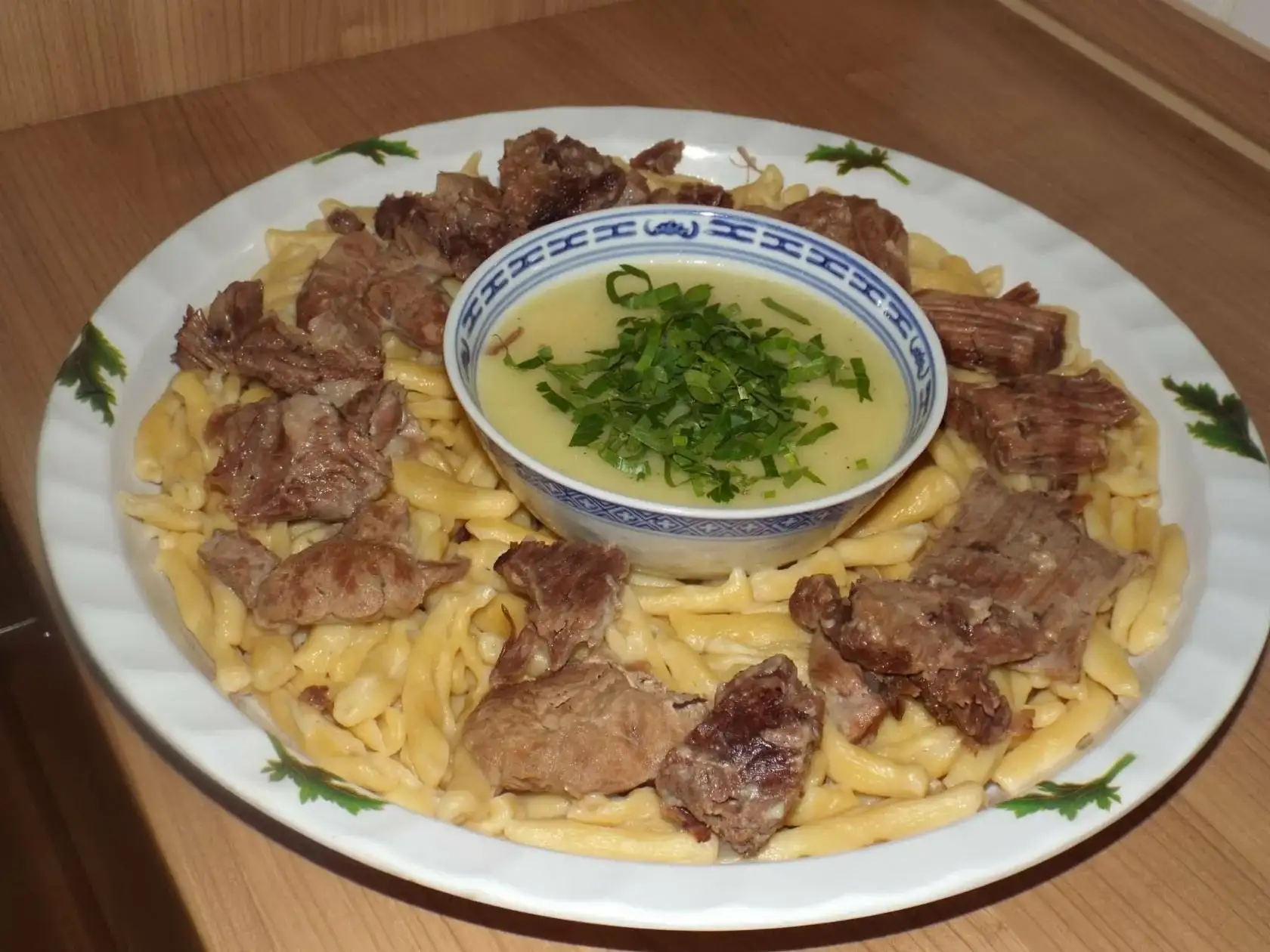 定风-我看俄罗斯 的想法: 今天给大家发的是车臣菜,这大饼,和国内