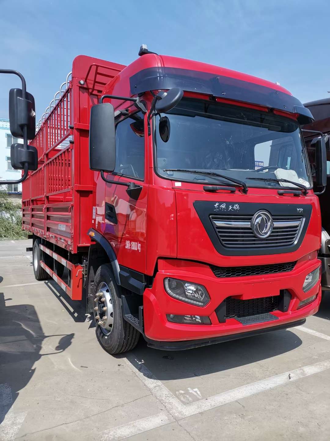 大威说车 的想法: 东风天锦kr六米八高栏车,搭载康明斯260… - 知乎