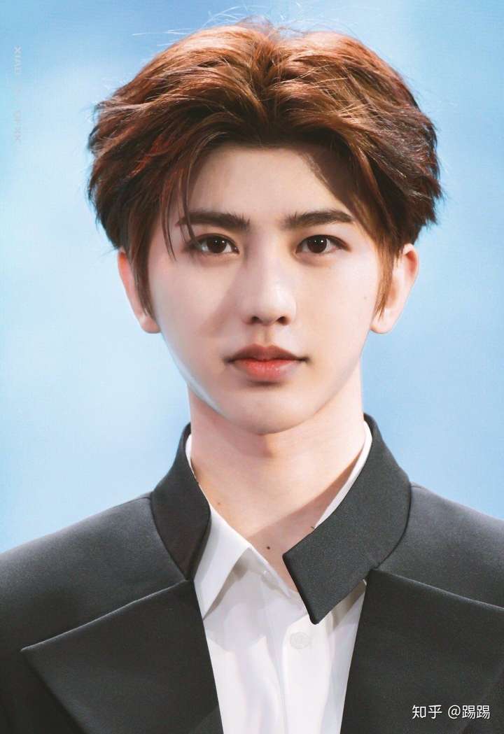 ikun们谁有高清原图的坤坤一寸照