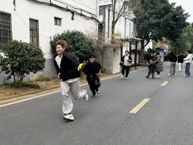 浙江省广播电视中等专业学校富阳校区趣味运动会圆满结束!(图15) 浙江省广播电视中等专业学校富阳校区趣味运动会圆满结束!(图15)