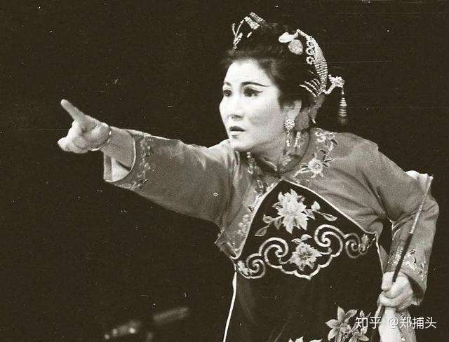 如何评价演员赵丽蓉?