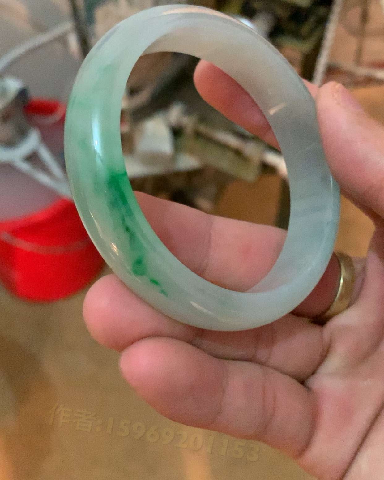 翡翠的飘花是由什么物质产生的 知乎