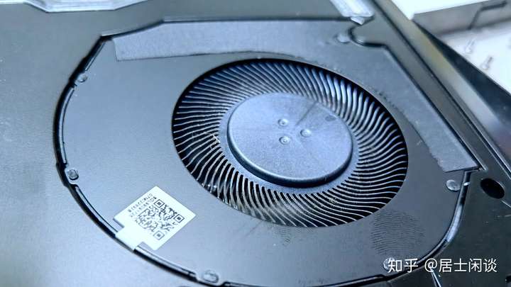 拆解实录揭秘荣耀猎人V700游戏本,注意事项必看 电器拆机百科 第10张-巨头拆机测评网