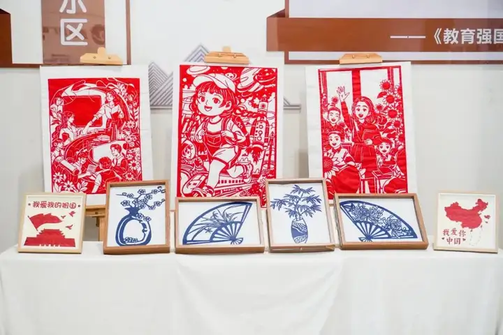 浙江省广播电视中等专业学校幼儿保育专业环创艺术作品展(图14) 浙江省广播电视中等专业学校幼儿保育专业环创艺术作品展(图14)