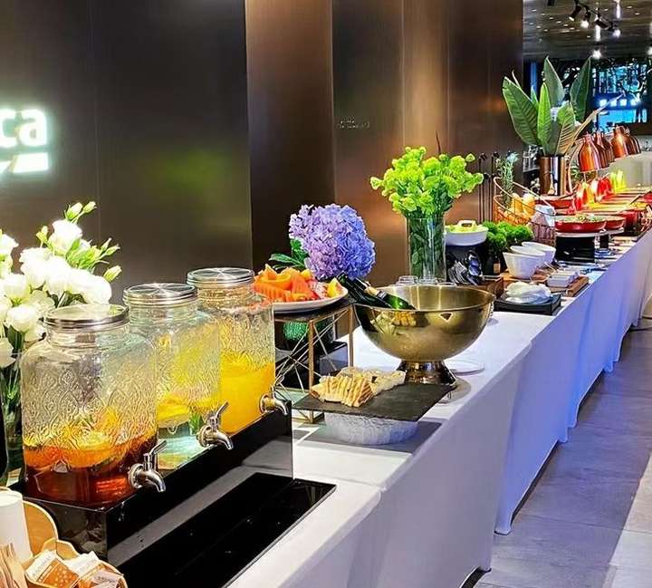 你回去高端酒店吃自助餐吗?