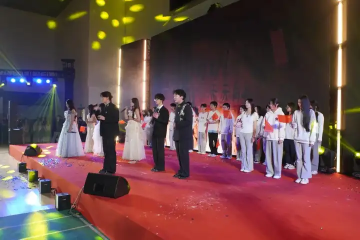 【活力校園】體藝融匯 活力迎新 | 塘棲校區(qū)體育藝術(shù)節(jié)閉幕式暨元旦晚會圓滿落幕!(圖29) 【活力校園】體藝融匯 活力迎新 | 塘棲校區(qū)體育藝術(shù)節(jié)閉幕式暨元旦晚會圓滿落幕!(圖29)