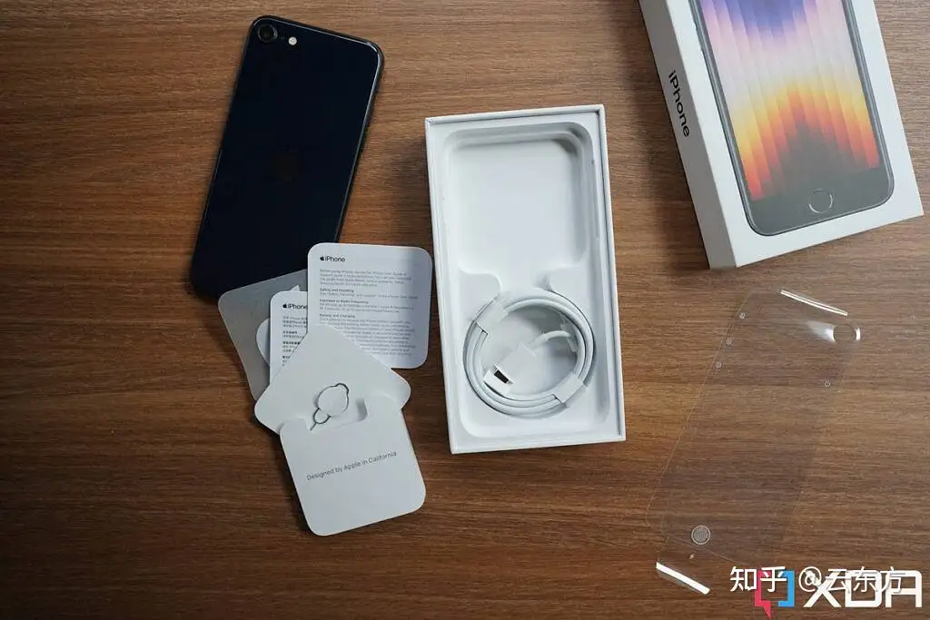 Apple iPhone SE 3 (2022) 拆箱：盒子里有什么？ - 知乎