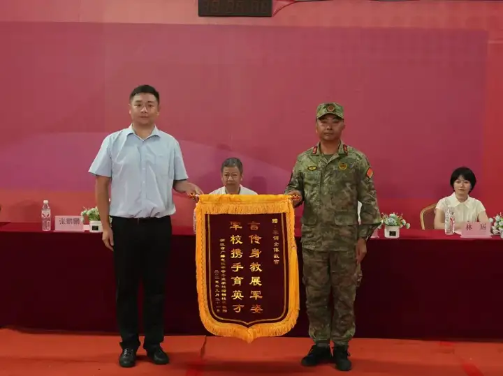 淬火成钢 筑梦启航 | 2025级新生军训闭营仪式暨开学典礼圆满落幕!(图8)