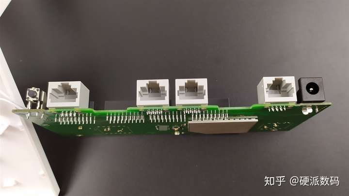 深度拆机曝光:华为路由WS5200四核版内部情况 数码拆机百科 第12张-巨头拆机测评网