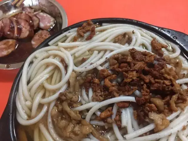 带你吃“拉虚”砂锅面，原老马路姐妹砂锅面，目测也是30年+