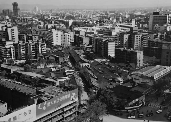 串联起我们城市的脉络, 一组90年代成都街巷老照片 见证了成都不同