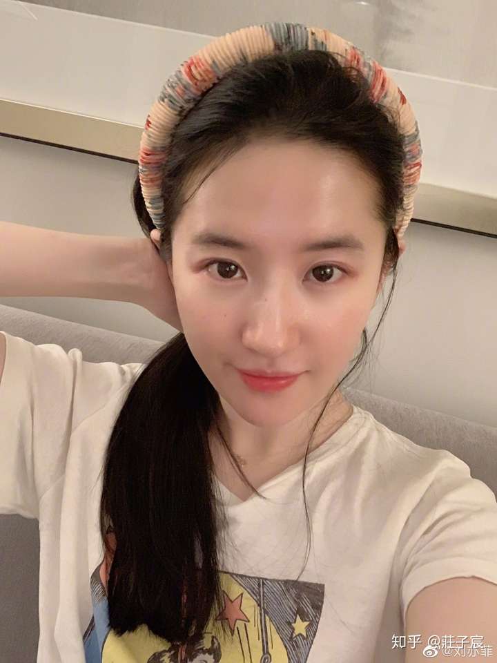 你觉得哪个女明星素颜最美?