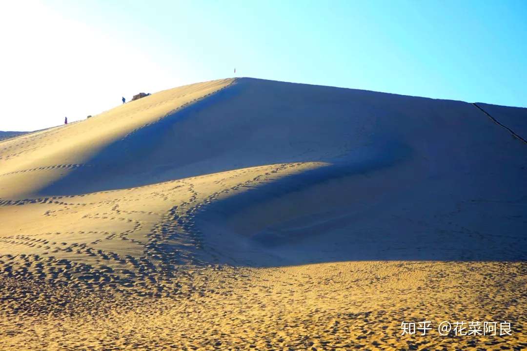 独自西行 行走于兰州丝绸之路 敦煌鸣沙山 沙漠骆驼月牙泉 知乎