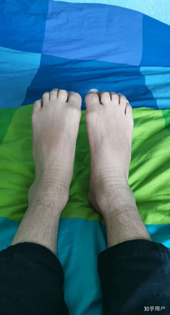 有没有好看的男生瘦脚看看?