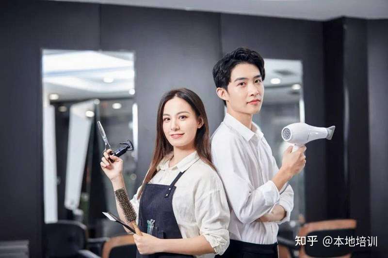 学美发需要多少时间学多久 学美发到学校还是到店里学习好 知乎 学美发需要多少时间学多久 学美发到学校还是到店里学习好 知乎
