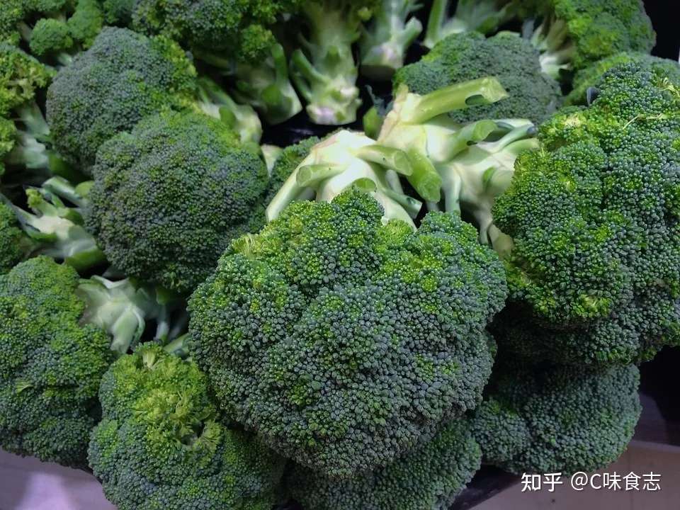 相似却不相同 西蓝花与花椰菜的一生 知乎