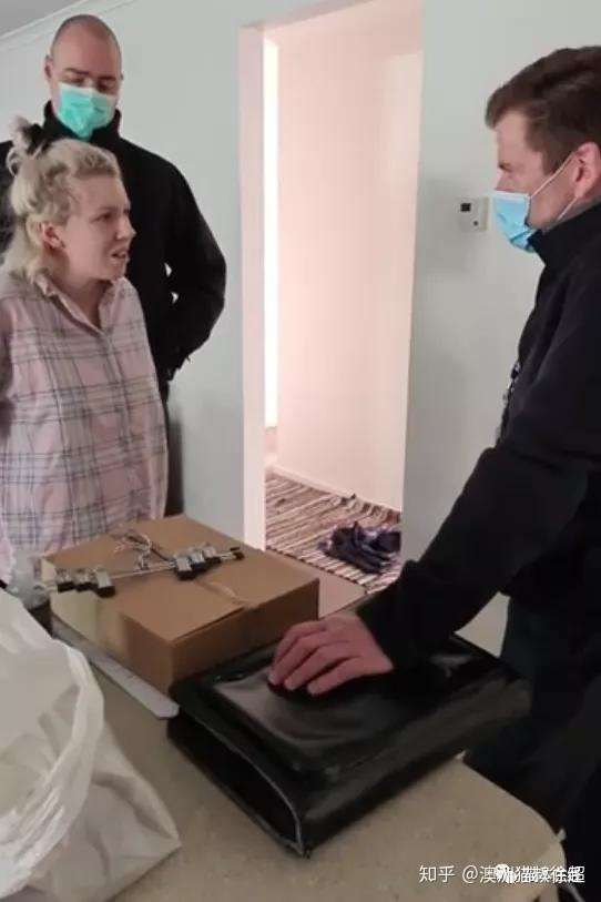 那名煽动游行被抓秒怂的墨尔本孕妇冷静下来后 毅然要求州长道歉 知乎