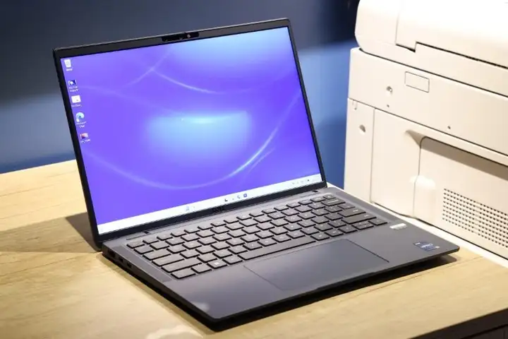 Dell Latitude 7440 2in1 Laptop 5 v2 c214c3bbdf351caafbdb163ef0c09e9a 720w