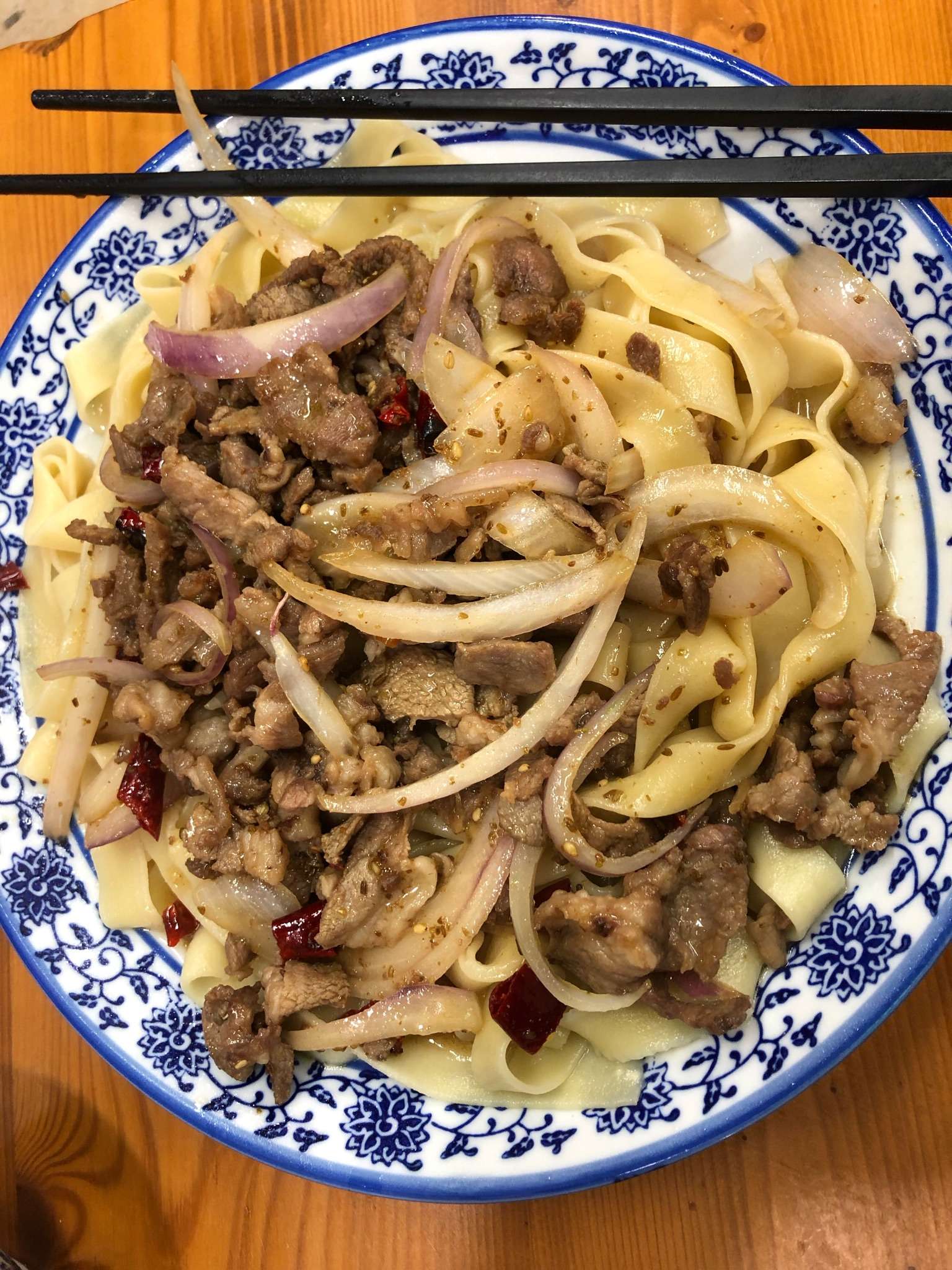 一苇杭之 的想法: 平平淡淡,还是个孜然羊肉盖浇面 - 知乎