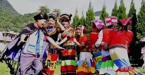 プレミアム homenetprovedor 西南中国納西族・彝族の民俗文化