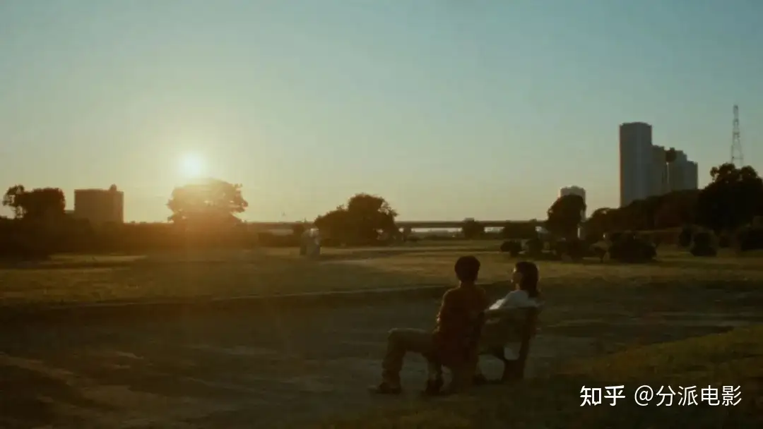 《在长椅上 剧场版》豆瓣7.9分，它凭何成为奖项黑马？​