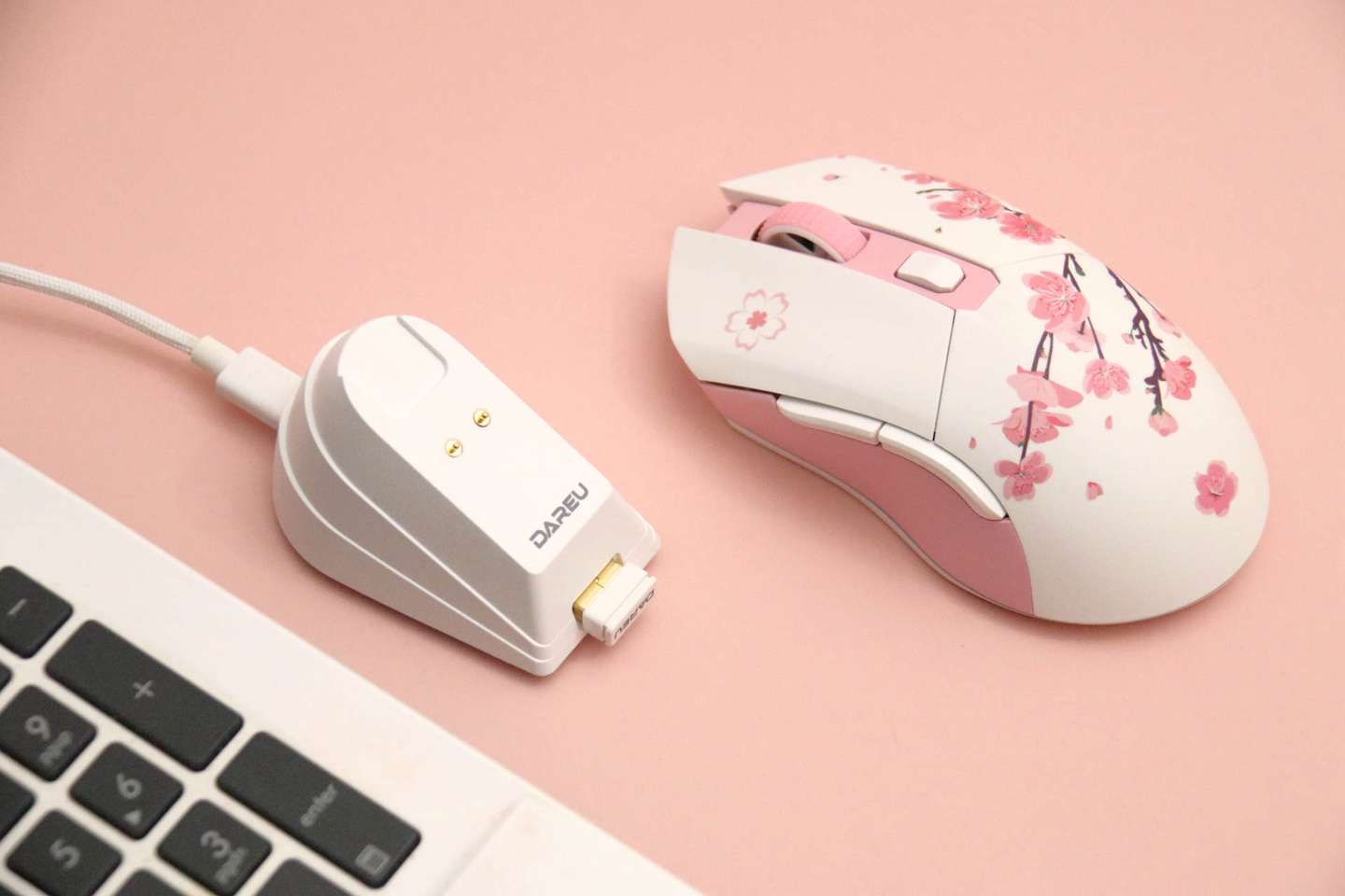 达尔优EM901双模轻量化鼠标:轻量化设计,握感更舒适